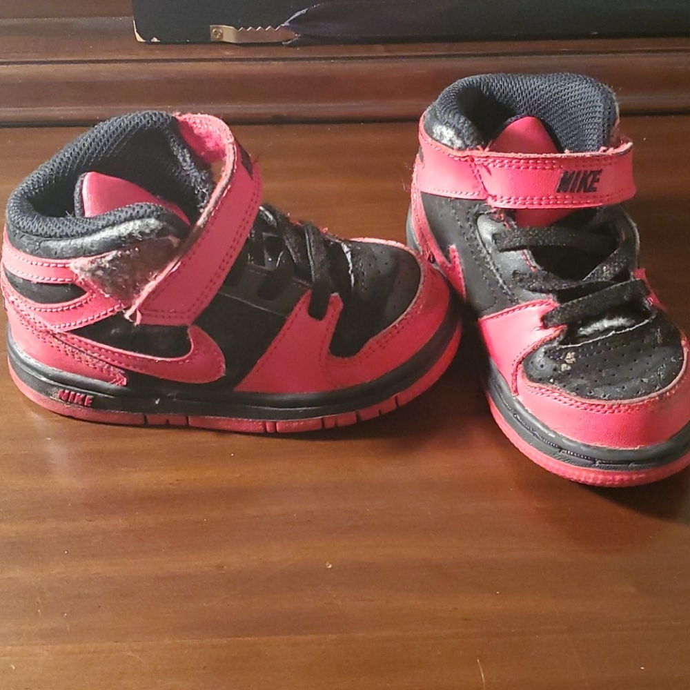 ❤ 2 for $5.  Baby boy Air Force 1s